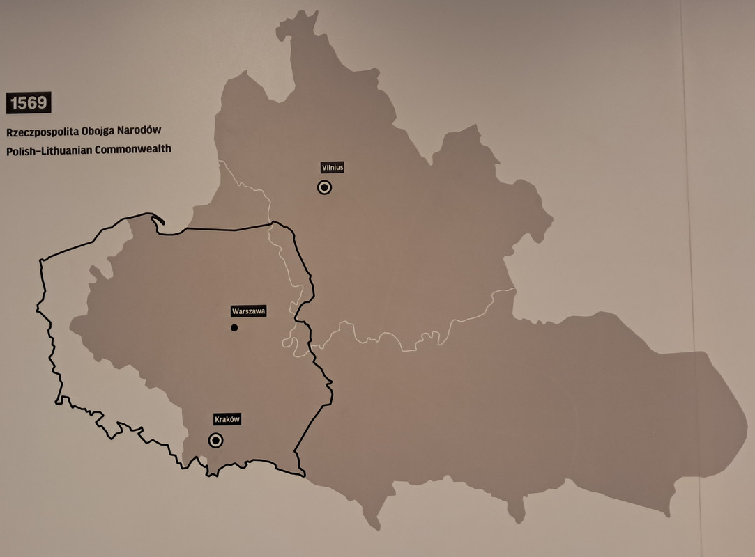Varsovia 2024 la ciudad Fénix que resurgió de sus cenizas. - Blogs of Poland - Dia 1-Palacio Real, centro histórico y Free tour. (17)