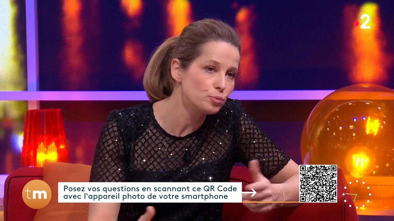 Maud Descamps 2021-12-26.mp4_snapshot_01.00_[2021.12.29_00.13.48]