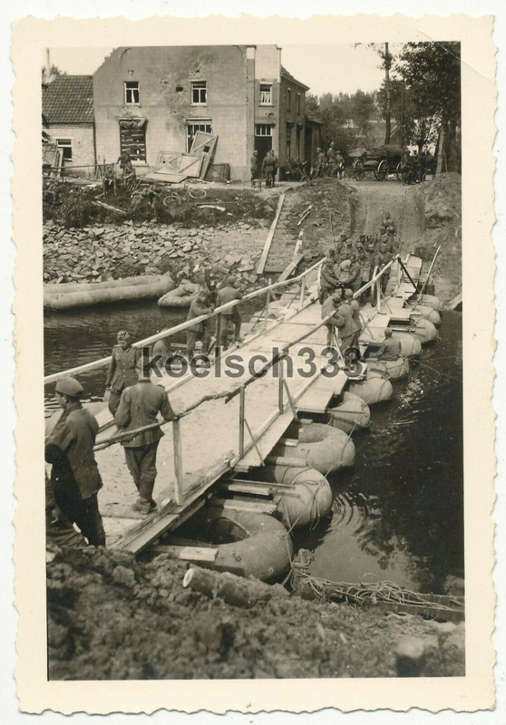 Foto Floßsack Kriegsbrücke erbaut von Pionieren des Pi. 216 an der Westfront