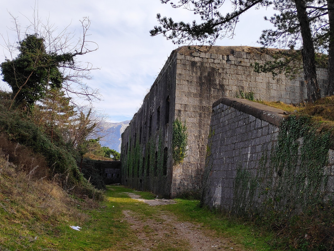 Крепость Врмац в Черногории