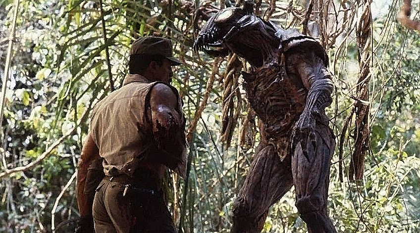 PREDATOR-ORIGINAL-SUIT-FOTOR.jpg