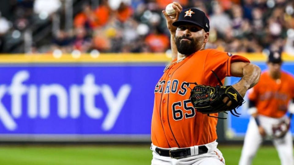 José Urquidy hace historia, pero los Astros caen en el tercer juego de la Serie Mundial