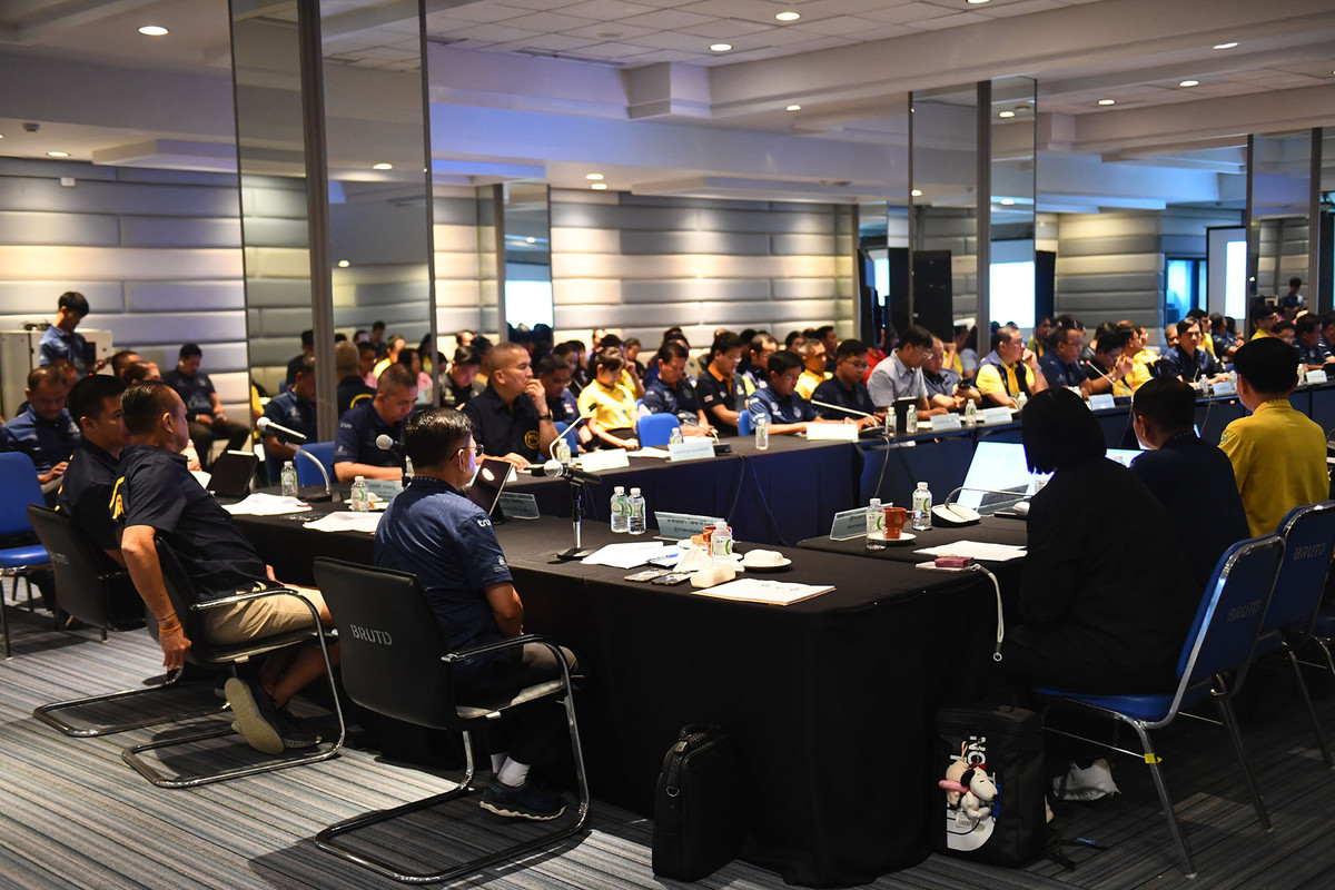 12  ประชุมคณะทำงาน