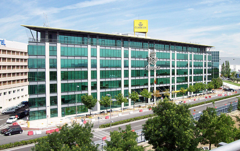 800px-Sede_central_de_Correos_(Madrid)_02