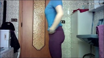 [Image: Voyeur13895083733.jpg]