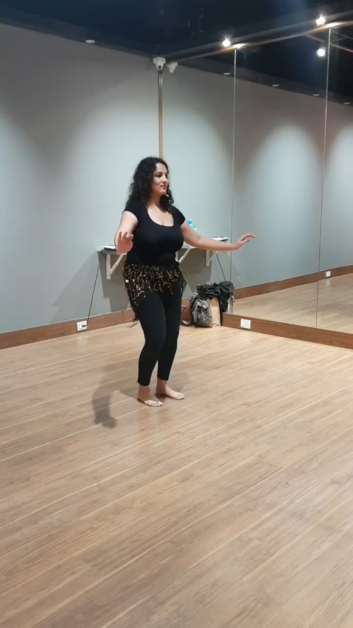 busty lady huge tits shaking in black tight dress mp4 snapshot 02 00