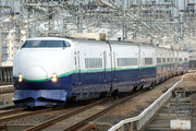 [Image: 1200px-JR-East-Shinkansen-200-renewal.jpg]