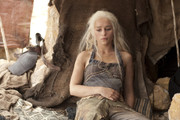 emilia-clarke-game-of-thrones-30