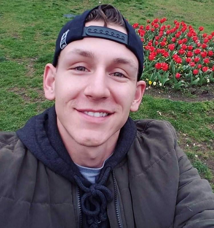 C2C6DC8A-2193-4BC9-9D7A-D2529A82AC35