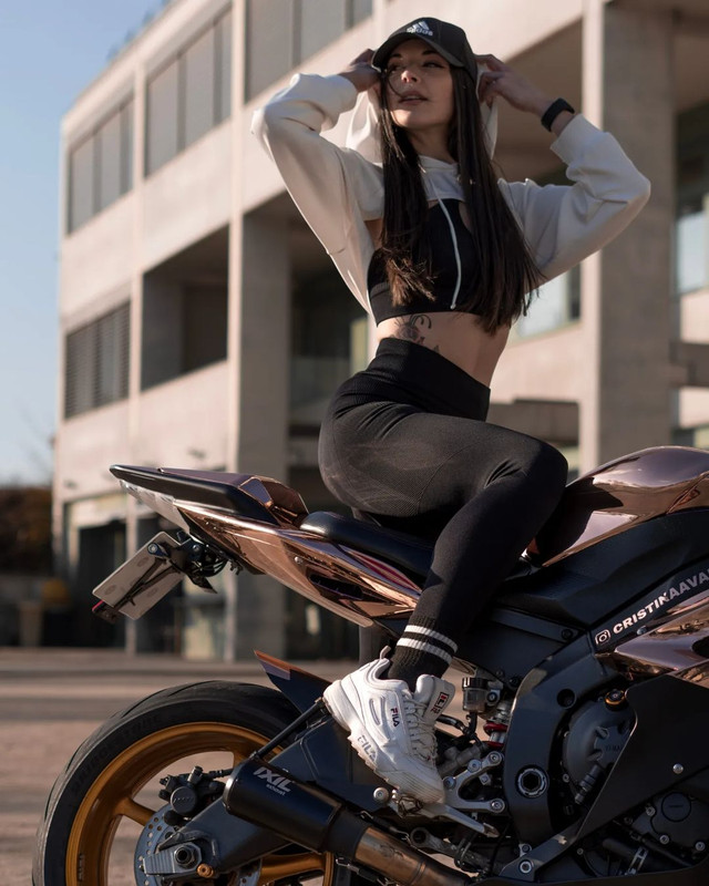 GG.bikergirls298A.PERSONALIZEDBIKE@cristinaavalosclari_rr