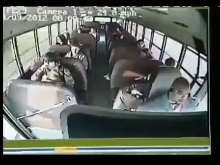 Un menor salva a toda una clase de un accidente mortal