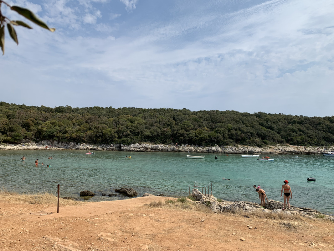 9D79ADA2-C14B-42B3-BE4F-5C6CDEEAD178