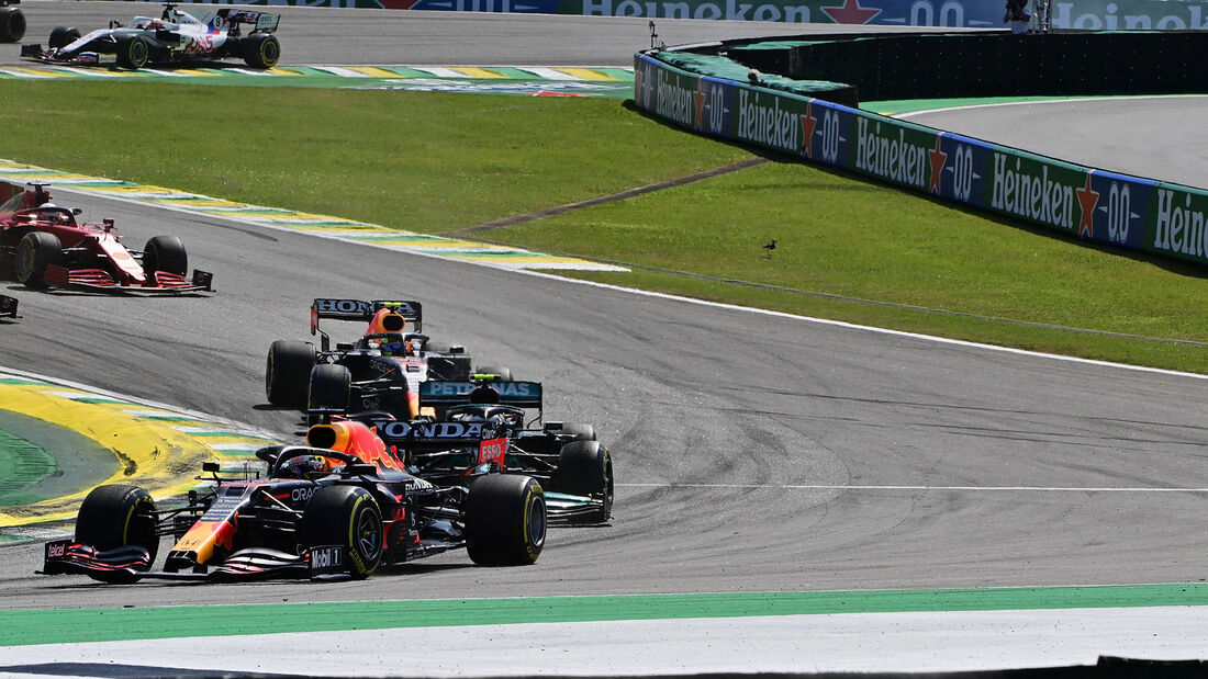 Max-Verstappen-Red-Bull-GP-Brasilien-2021-Sao-Paulo-Rennen-169Gallery-b977387-1850182