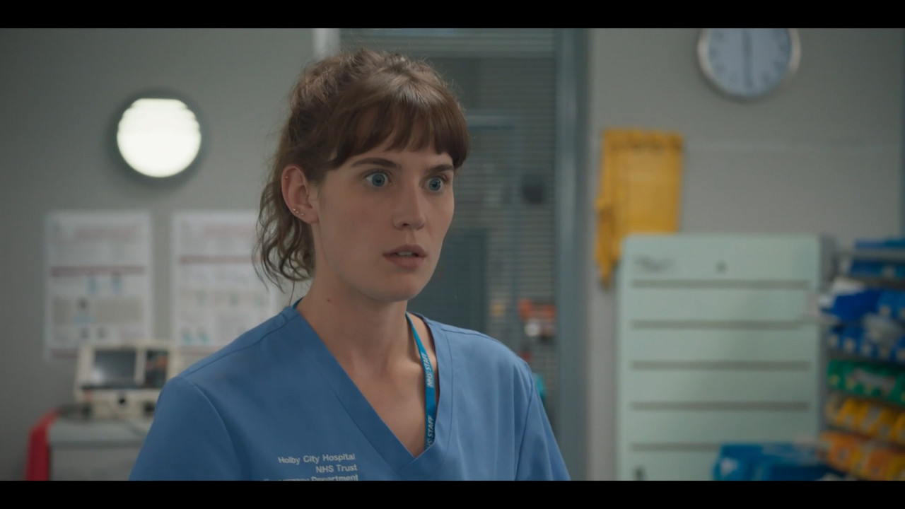 2023-04-08_21_35_BBC1_Casualty_37x26_Welcome-to-the-Warzone.mp4_snapshot_00.28.35.665