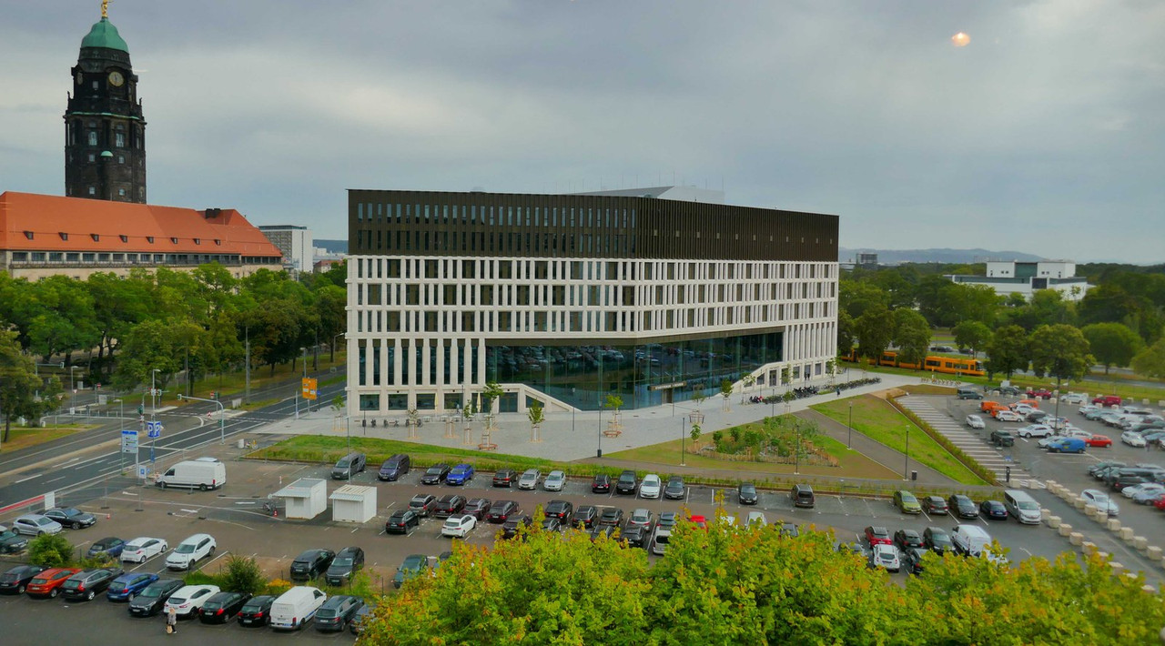 Bild: https://i.postimg.cc/BZ7jRrvY/P1300319.jpg