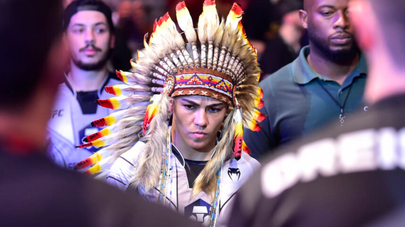 Джесика Андраде срещу Татяна Суарес в UFC Nashville