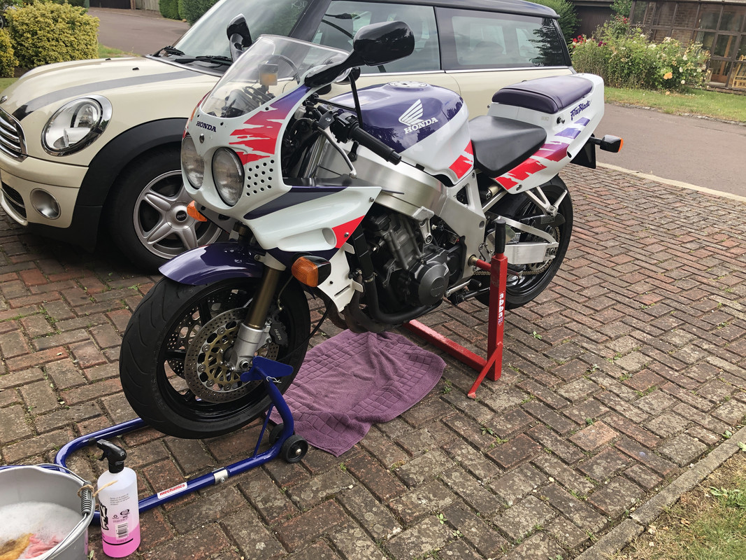 E1C209EF-A76F-48C3-90D6-B750A7AF3713