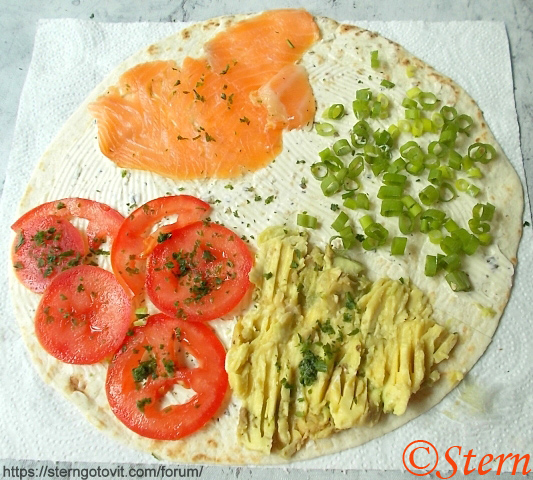 Тортилья с красной рыбой