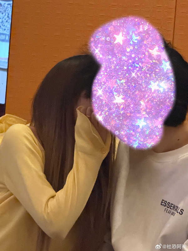 008FUxqCgy1hyxda1aak7j32c0340npe