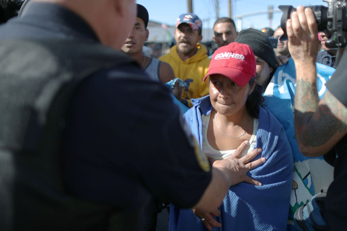 https _cdn.cnn.com_cnnnext_dam_assets_181125222309-17-migrant-bo
