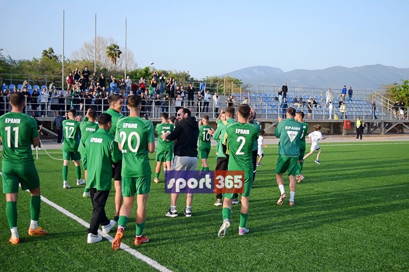 , &Tau;&omicron; &phi;&omega;&tau;&omicron;&rho;&epsilon;&pi;&omicron;&rho;&tau;ά&zeta; &tau;&omicron;&upsilon; &tau;&epsilon;&lambda;&iota;&kappa;&omicron;ύ &Epsilon;&rho;ά&nu;&eta;-&Pi;&alpha;&nu;&theta;&omicron;&upsilon;&rho;&iota;&alpha;&kappa;ό&sigmaf; (&phi;&omega;&tau;&omicron;)