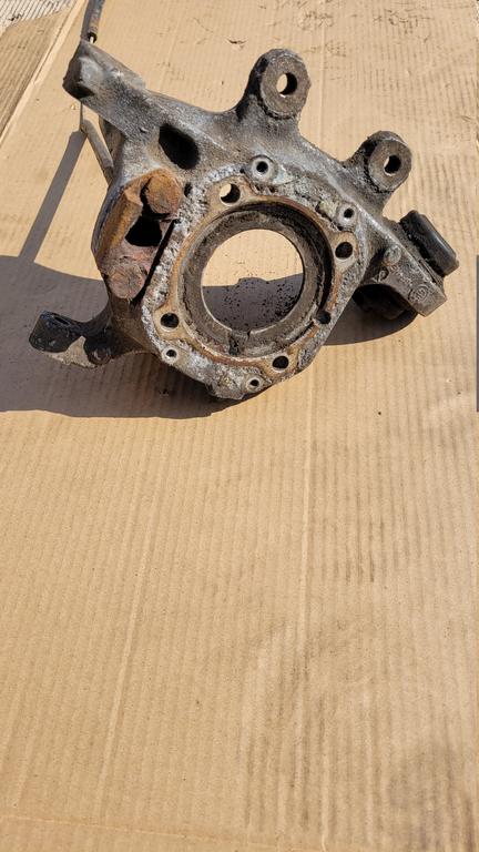 Поворотный кулак