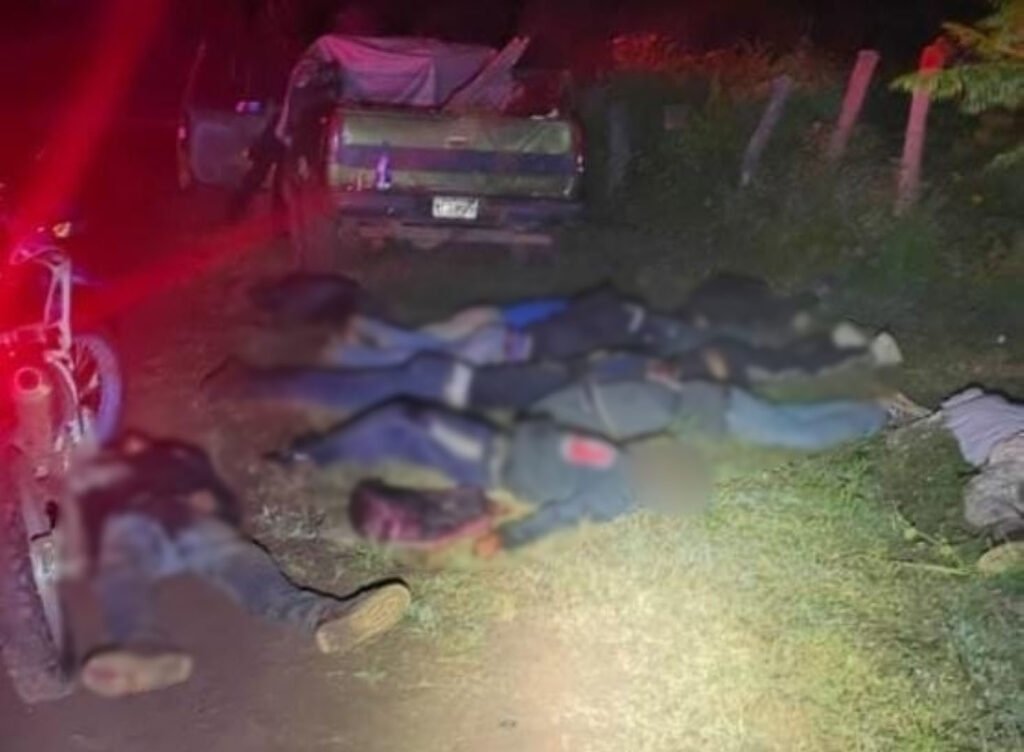 ¡Macabro hallazgo! Abandonan 11 muertos en Tangamandapio, Michoacán