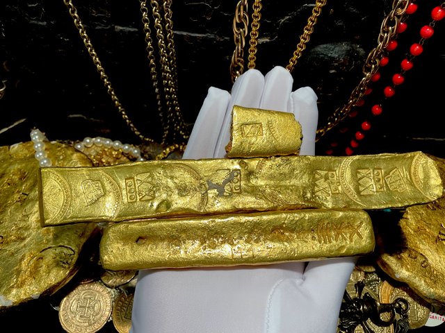 ATOCHA FLEET SHIPWRECK COLOMBIA GOLD BAR FISHER COA PIRATE