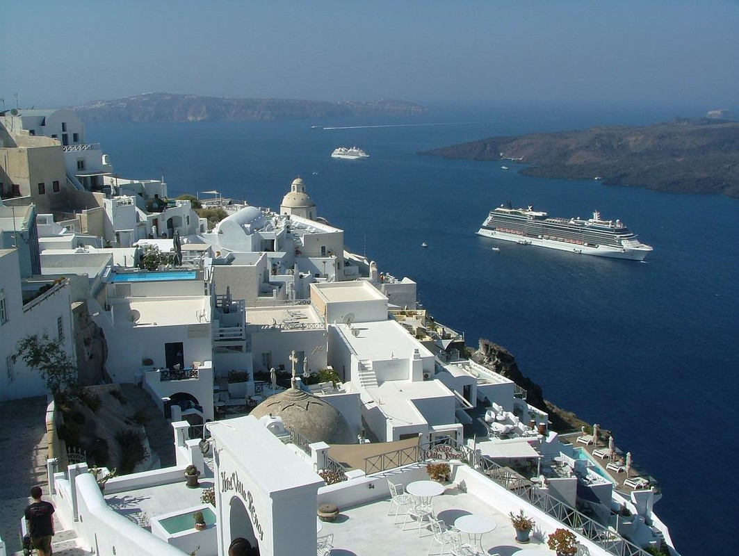 Santorini-02.jpg