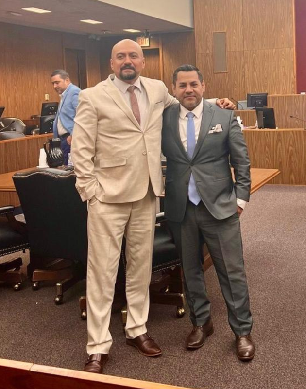 Ab. Marcos Solís (5)