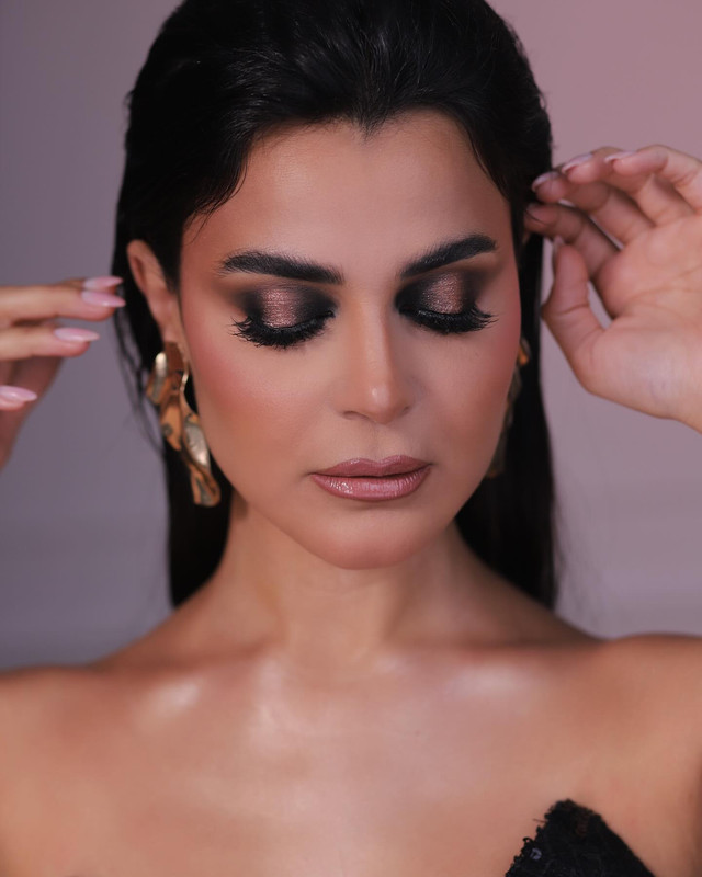سحر رانيا منصور يملأ المكان بأنوثة طاغية وجمال لا يقاوم! Raniamansourofficial-1718975610068