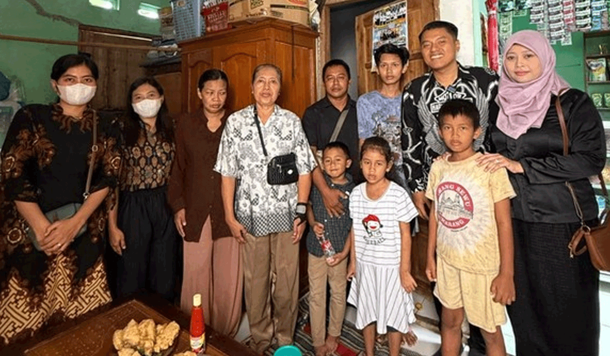 Rapor Anak Jadi Kunci, Pertemuan Haru Dua Keluarga Terpisah 17 Tahun Rapor Anak Jadi Kunci, Pertemuan Haru Dua Keluarga Terpisah 17 Tahun