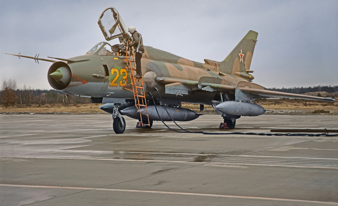 20 GvAPIB Su-17M4 23 yellow_16513 (8)