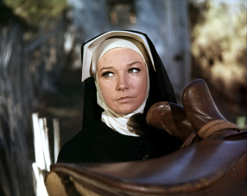 Shirley_MacLaine_c47