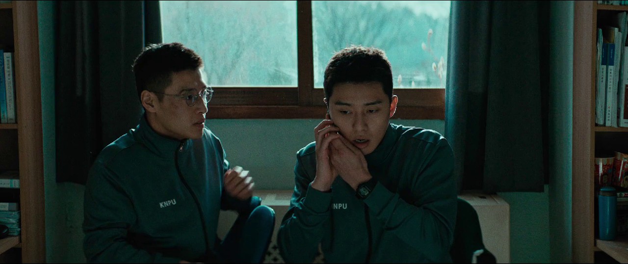 Midnight-Runners-2017-Hindi-Kor-Blu-Ray-1080p-x264-AVC-AC3-6ch-ESub-mkv-0005
