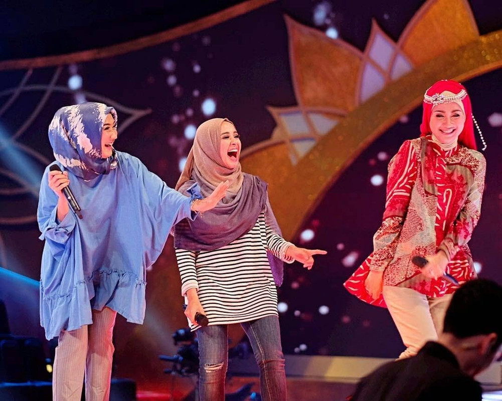 Desy Ratnasari - Tribunnewswiki.com