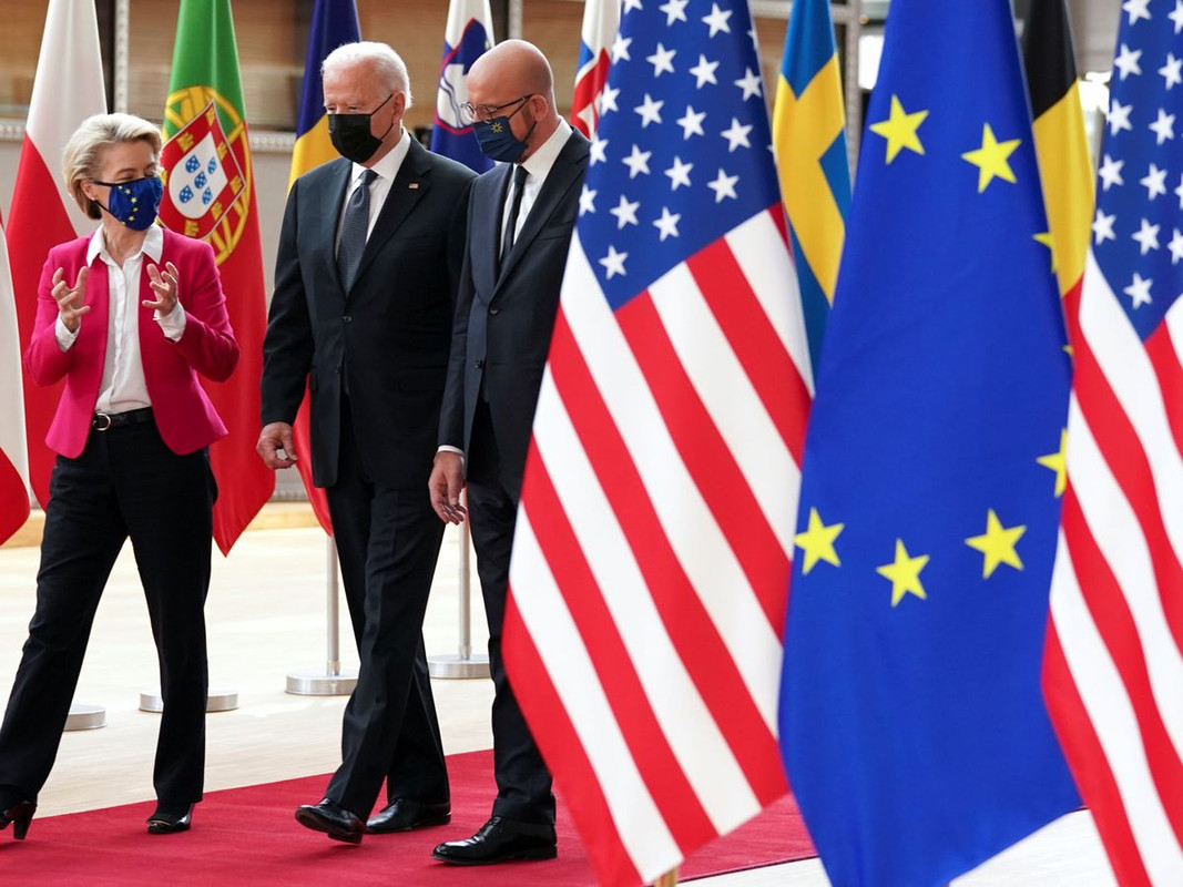 Por súplicas de Ucrania, Joe Biden lanza nuevas prohibiciones contra Rusia