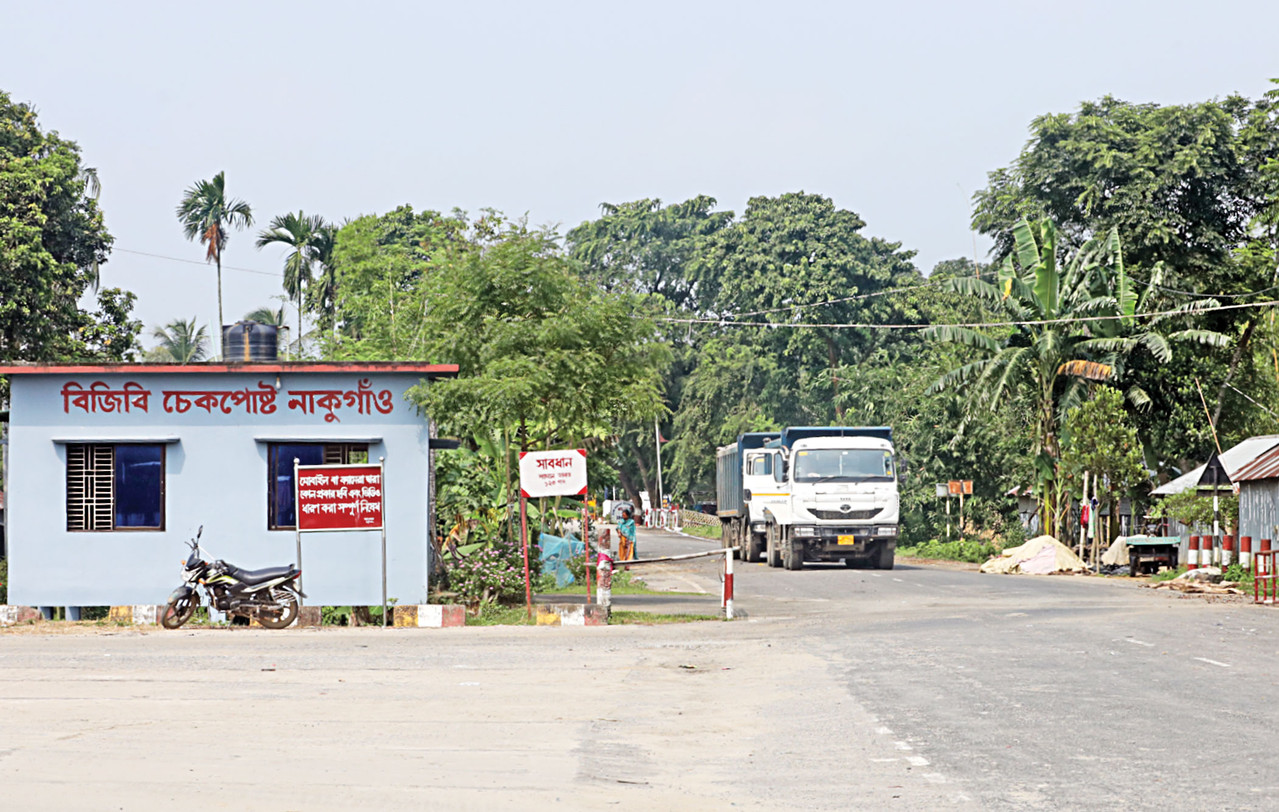 নাকুগাঁও স্থলবন্দর দিয়ে ১০ বছরে শুধু পাথর আমদানি হয়েছে
