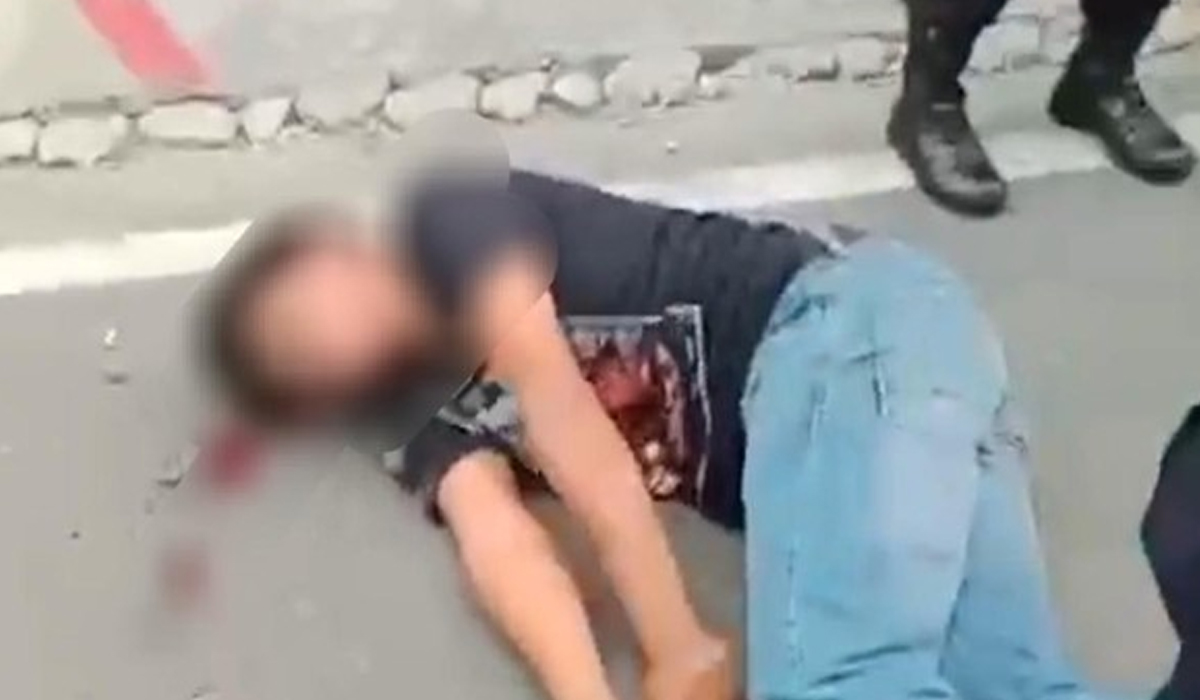 Demo Berujung Drama! Pria di Medan Tiba-Tiba Kejang, Ngaku Lapar Berat! Demo Berujung Drama! Pria di Medan Tiba-Tiba Kejang, Ngaku Lapar Berat!