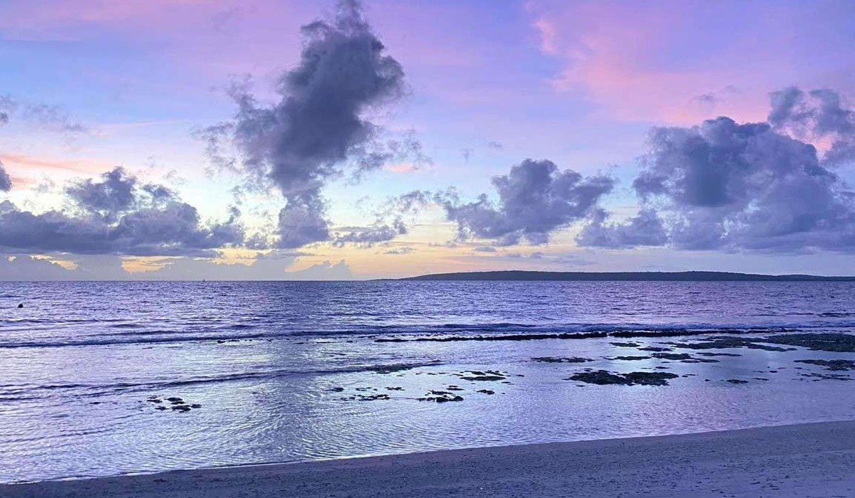 Menikmati Keindahan Pantai Oesina yang Wajib Dikunjungi Banyak Orang