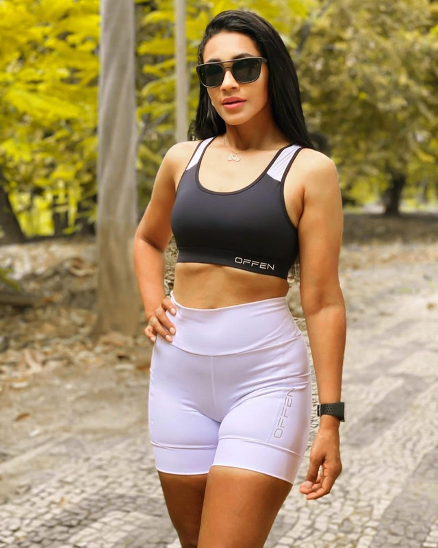 tightshorts343@aline_bettu_