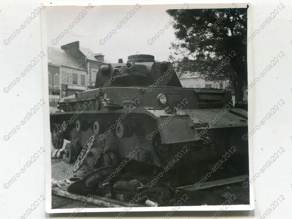 Foto, Wehrmacht, zerstörter Panzer IV in Montcor