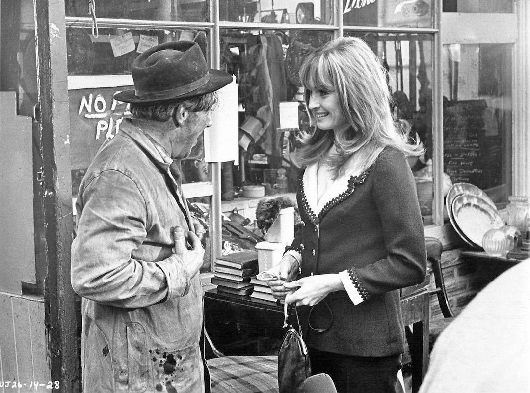 suzy_kendall_a24