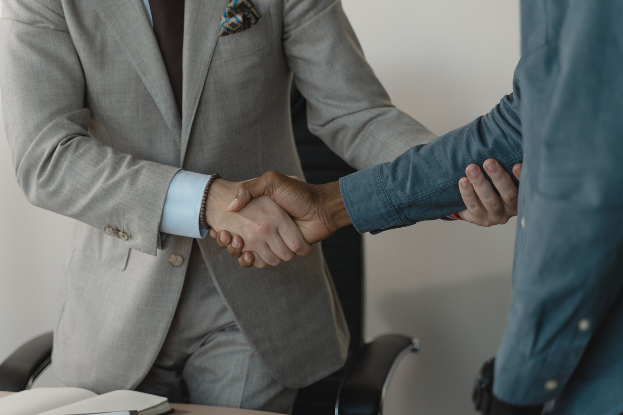 Nobody is coming to hire you: getting your first tech job without connections
