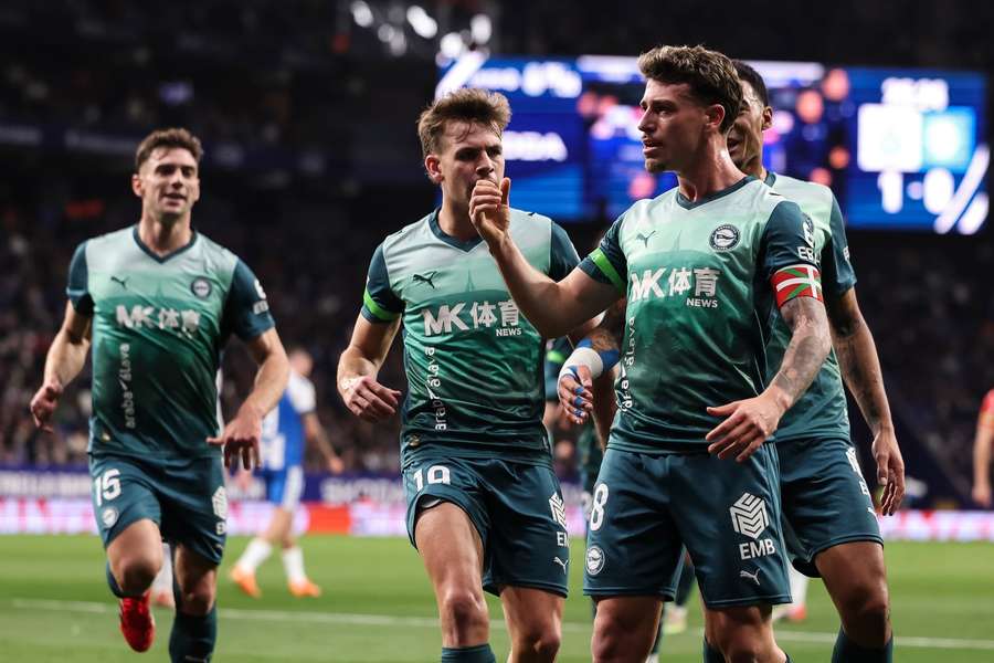 Alaves vs Girona, 03h00 ngày 24/02