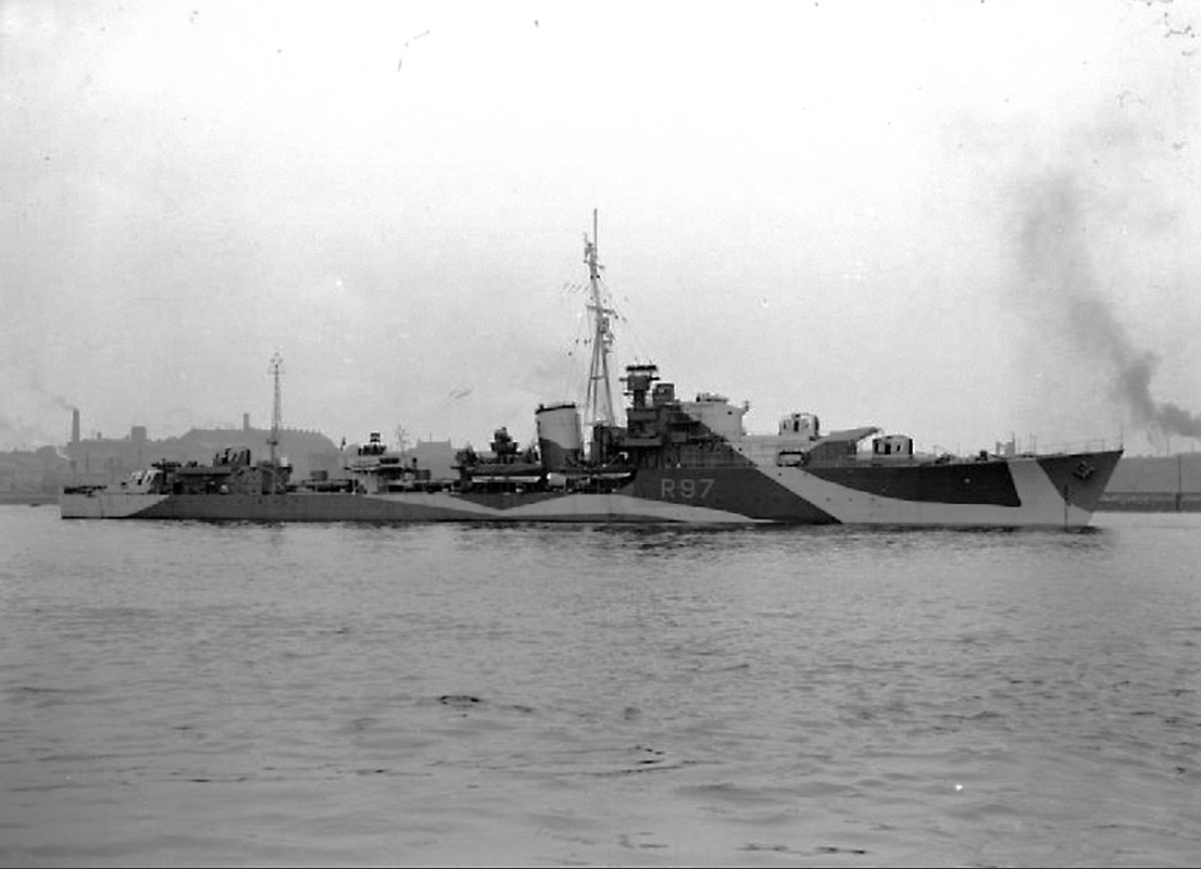 Grenville (R-97) в реке Тайн, май 1943