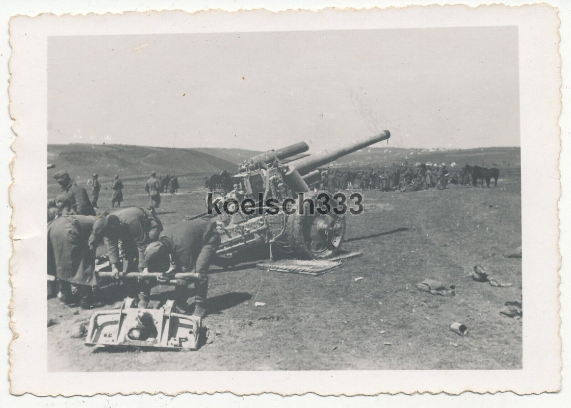 Foto 2 Panzer Division Wehrmacht Balkanfeldzug Artillerie Feldkanone Geschutz