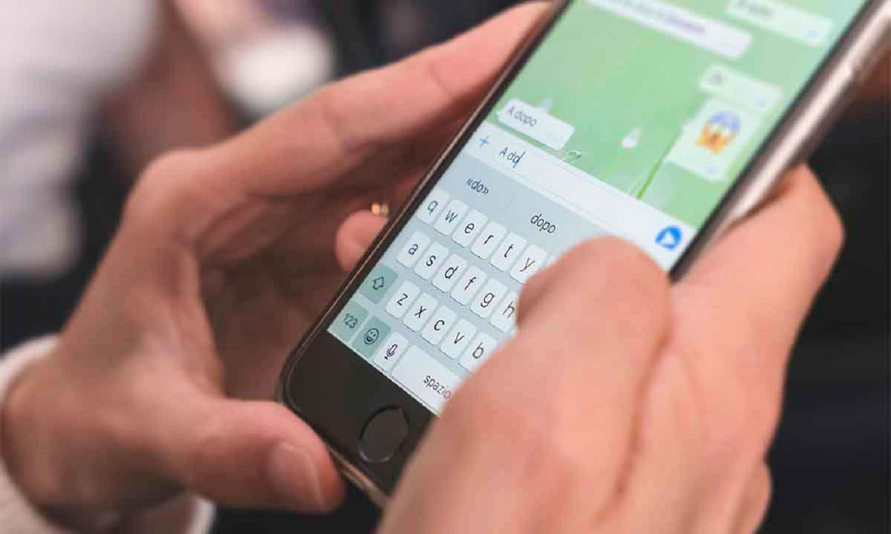 WhatsApp ¿Qué significa “esperando el mensaje”?