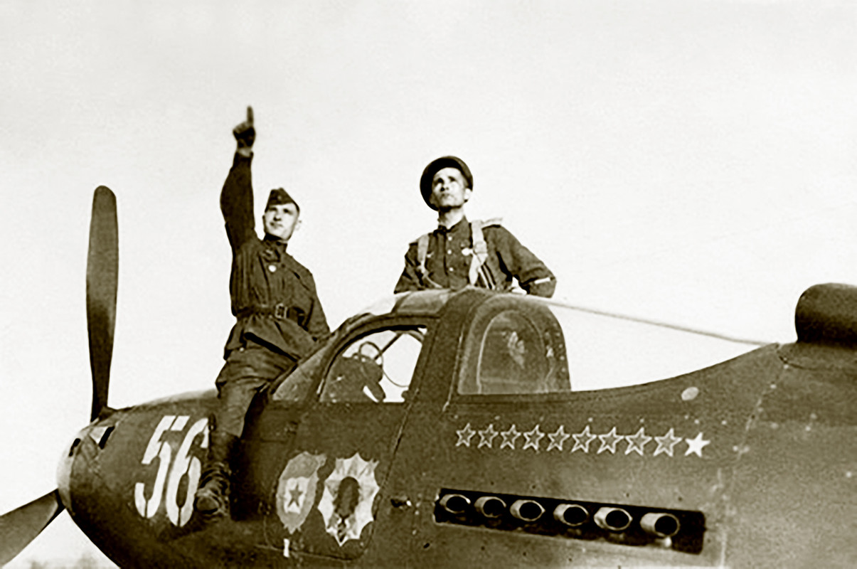 Bell-P-39Q-Airacobra-438IAP-White-56-Alexander-Ivanovich-Medvedev-Ukrainian-Front-1945-01