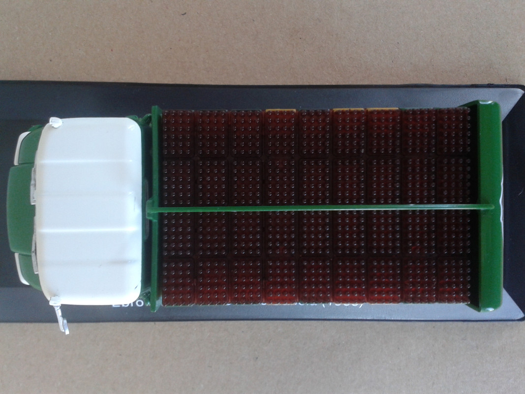 1968 Ebro C150 “Estrella Galicia” (ixo - nº9 Vehículos de Reparto y Servicio) (11)